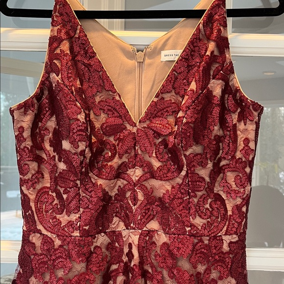 Dress the Population Sequin & Embroidered - Size M NEW - Picture 4 of 5
